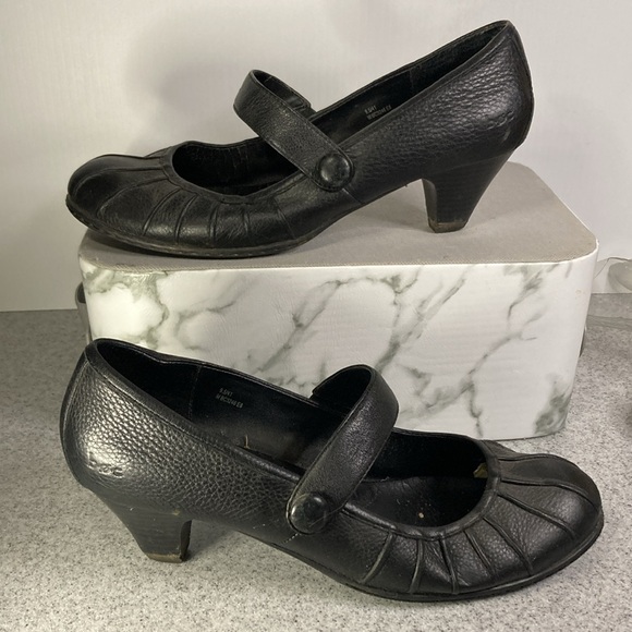 Born Concepts black Maryjane’s with stacked 2” heel B15 - Picture 2 of 5